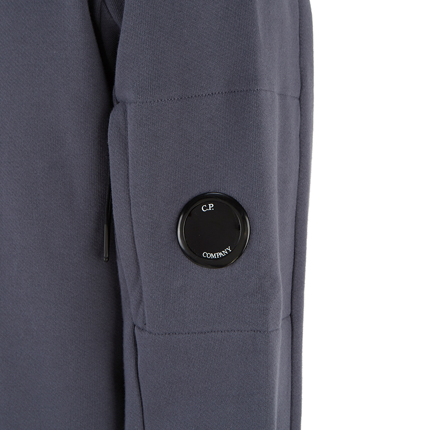 씨피컴퍼니(CP COMPANY) 렌즈 남자 긴팔 기모 맨투맨 티셔츠 레귤러핏 09CMSS039A 005086W 884