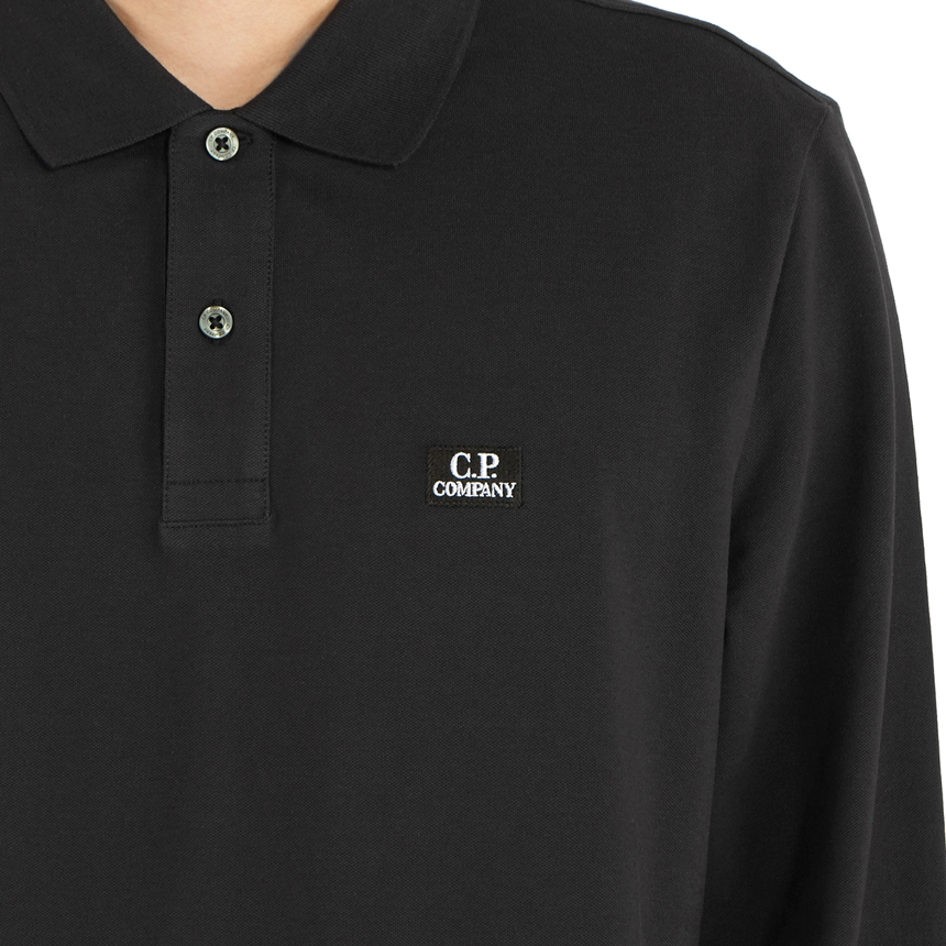 씨피컴퍼니(CP COMPANY) 로고 남자 폴로 긴팔티셔츠 레귤러핏 09CMPL016A 005263W 999