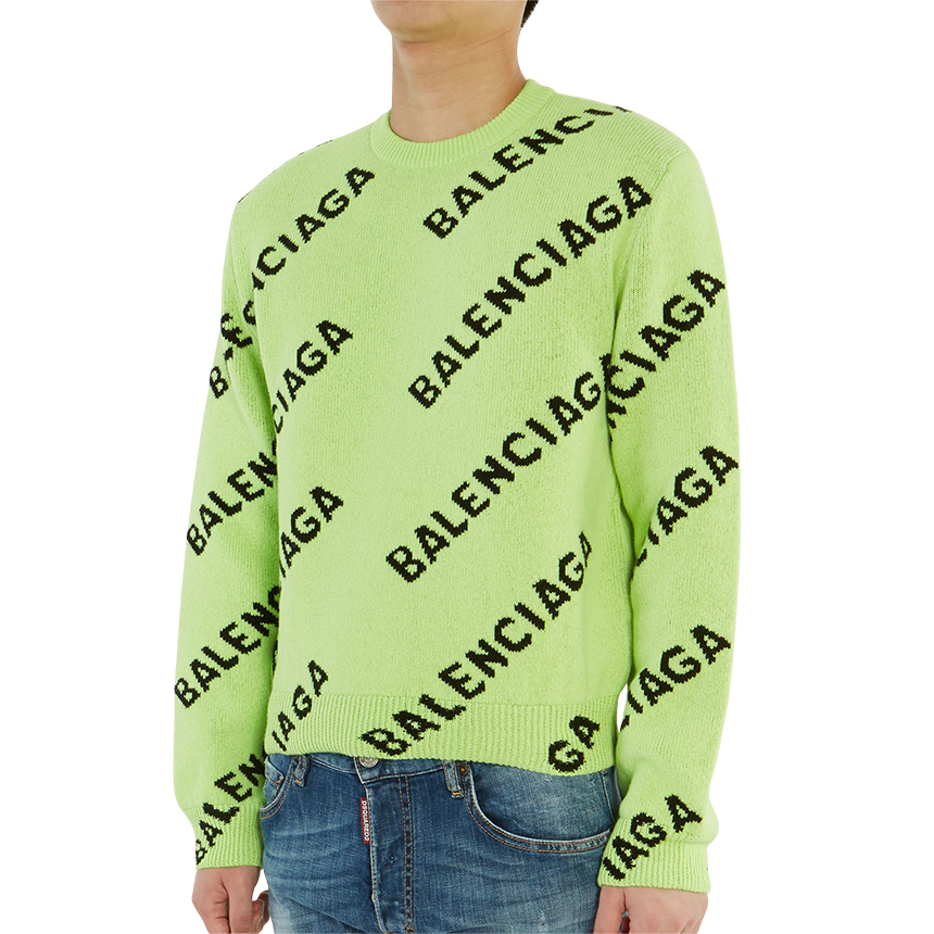 발렌시아가(BALENCIAGA) 올오버 로고 남자 울 니트 621019 T1567 3532