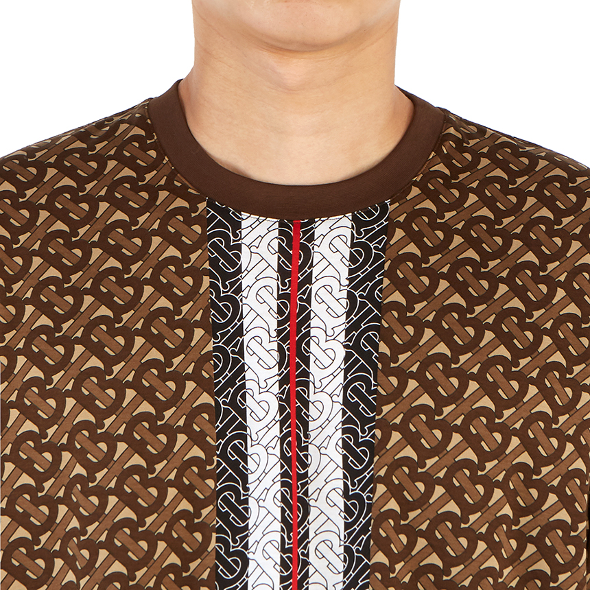 버버리(BURBERRY) 모노그램 스트라이프 남자 반팔티셔츠 MUNLEY 8018239 A7436