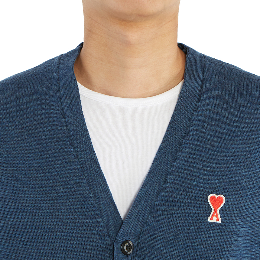 아미(AMI) 하트 로고 남자 울 가디건 A20HK305 001 436
