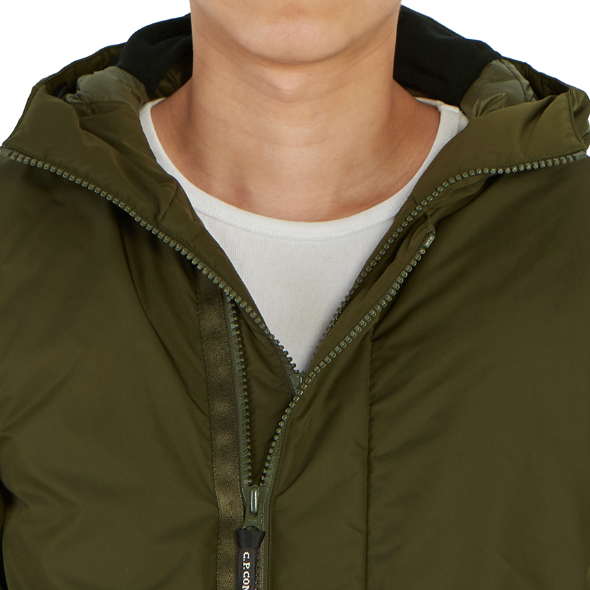 씨피컴퍼니(CP COMPANY) 마이크로 M 렌즈남자 패딩 점퍼 자켓 09CMOW096A 004275A 683