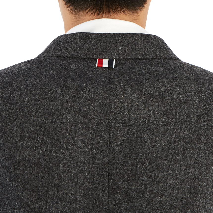 톰브라운(THOM BROWNE) 사선 완장 체스터필드 남자 울 오버 코트 MOU543A 03793 035