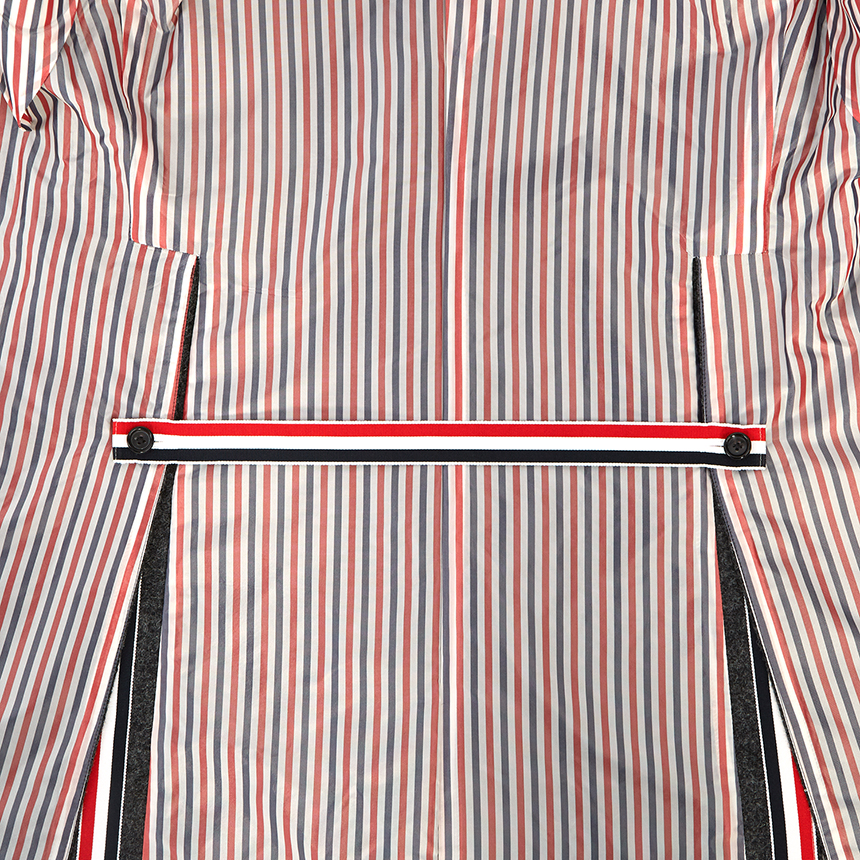 톰브라운(THOM BROWNE) 사선 완장 체스터필드 남자 울 오버 코트 MOU543A 03793 035