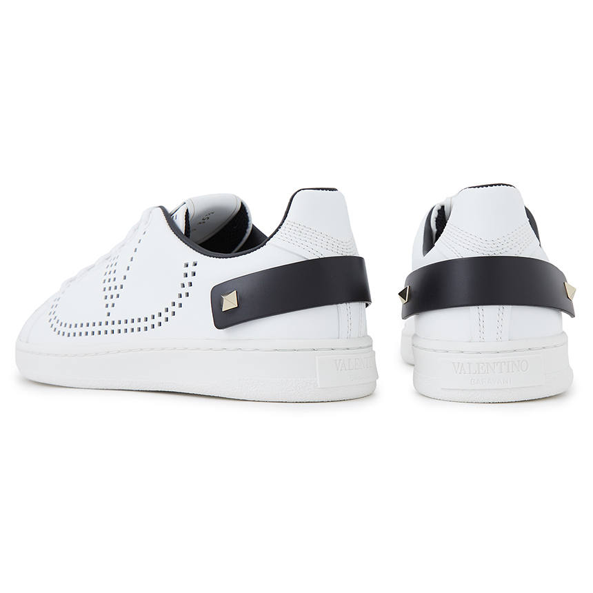 발렌티노(VALENTINO) 백넷 여자 스니커즈 TW0S0M20DYH A01