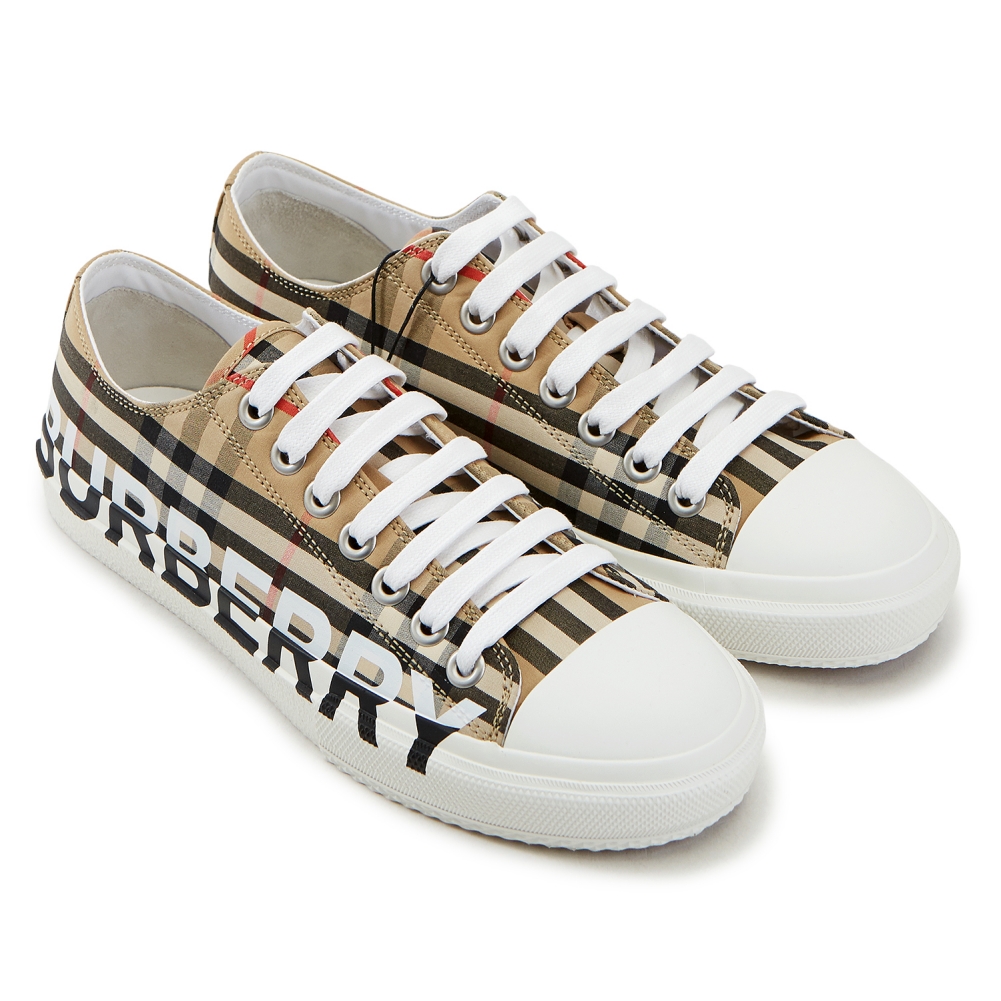 버버리(BURBERRY) 빈티지 체크 로고남자 스니커즈 LARKHALL 8024149