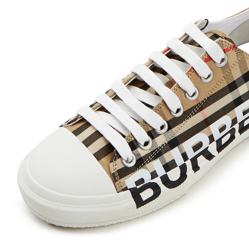 버버리(BURBERRY) 빈티지 체크 로고남자 스니커즈 LARKHALL 8024149