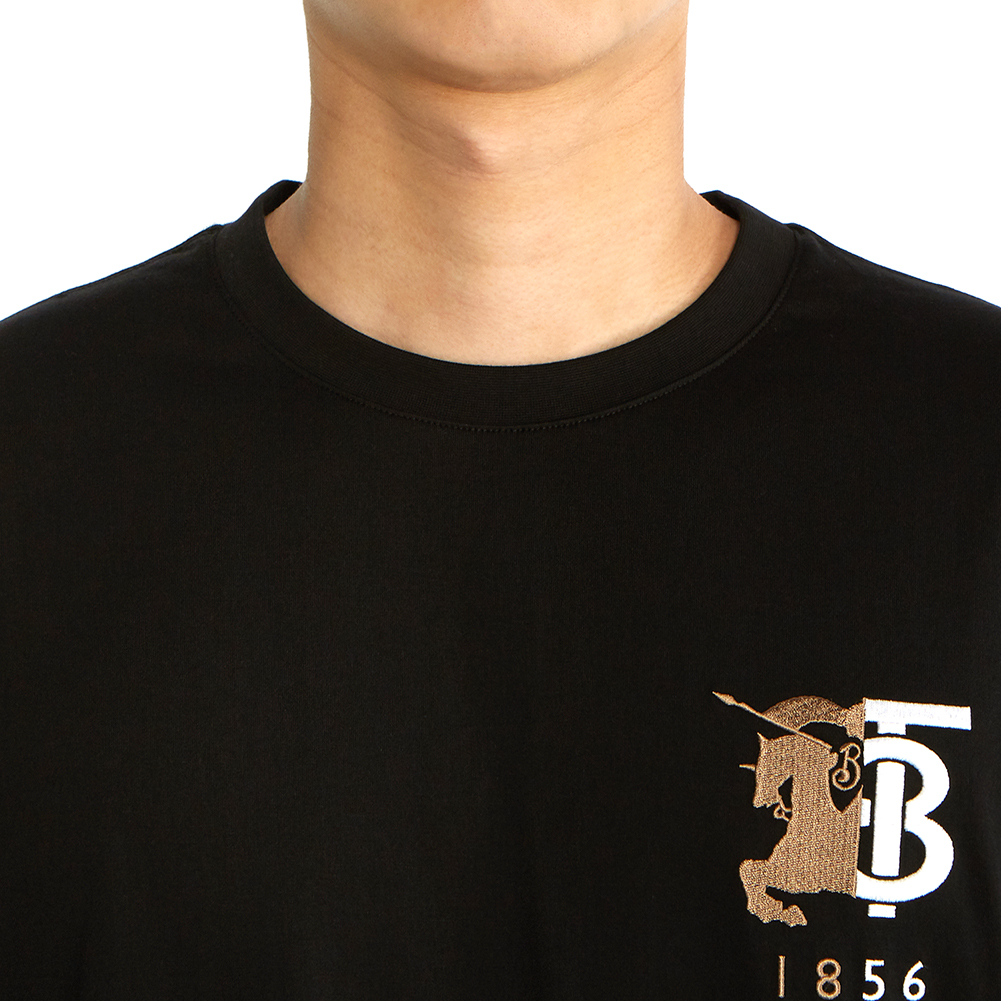 버버리(BURBERRY) 콘트라스트 로고 그래픽 남자 반팔티셔츠 HESFORD 8023785 A1189