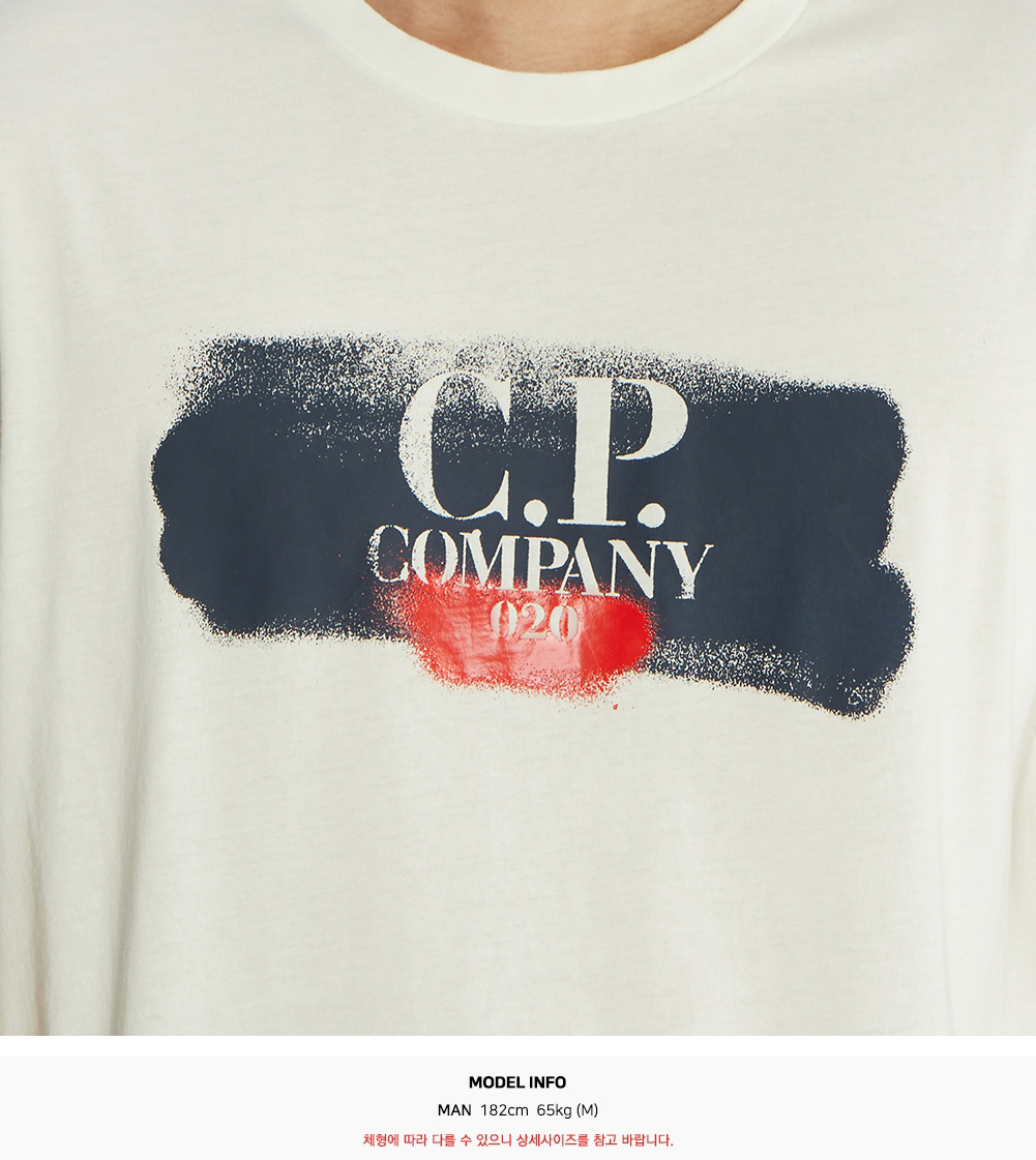 씨피컴퍼니(CP COMPANY) 로고 남자 반팔티셔츠 08CMTS147A 005100W 103