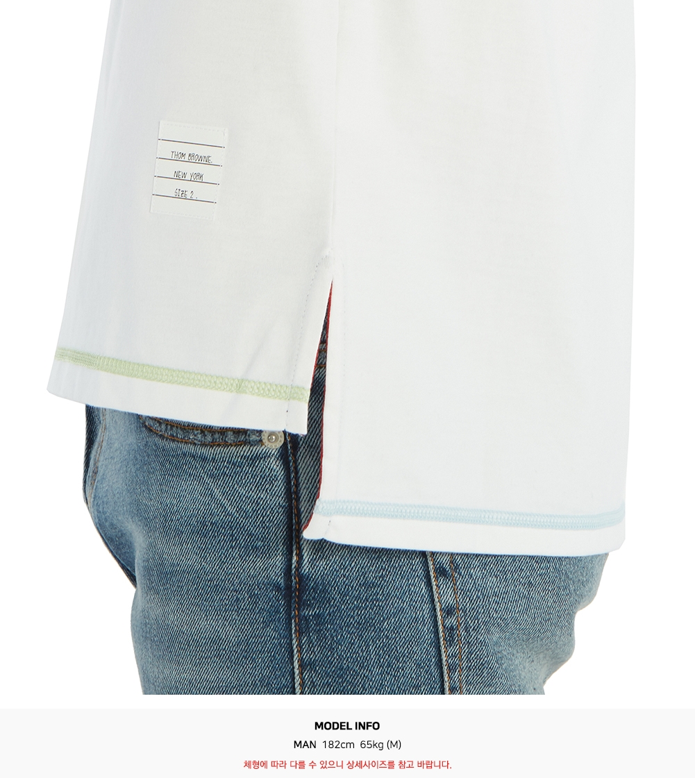 톰브라운(THOM BROWNE) 사이드 슬릿 남자 반팔티셔츠 MJS110A 01454 100