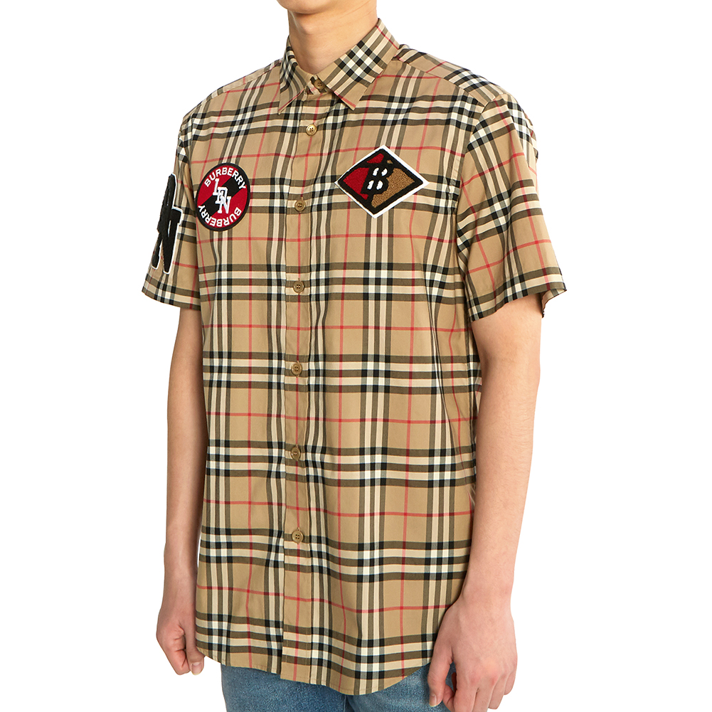 버버리(BURBERRY) 로고 그래픽 빈티지 체크 남자 반팔 셔츠 COMBE 8024531 A7028