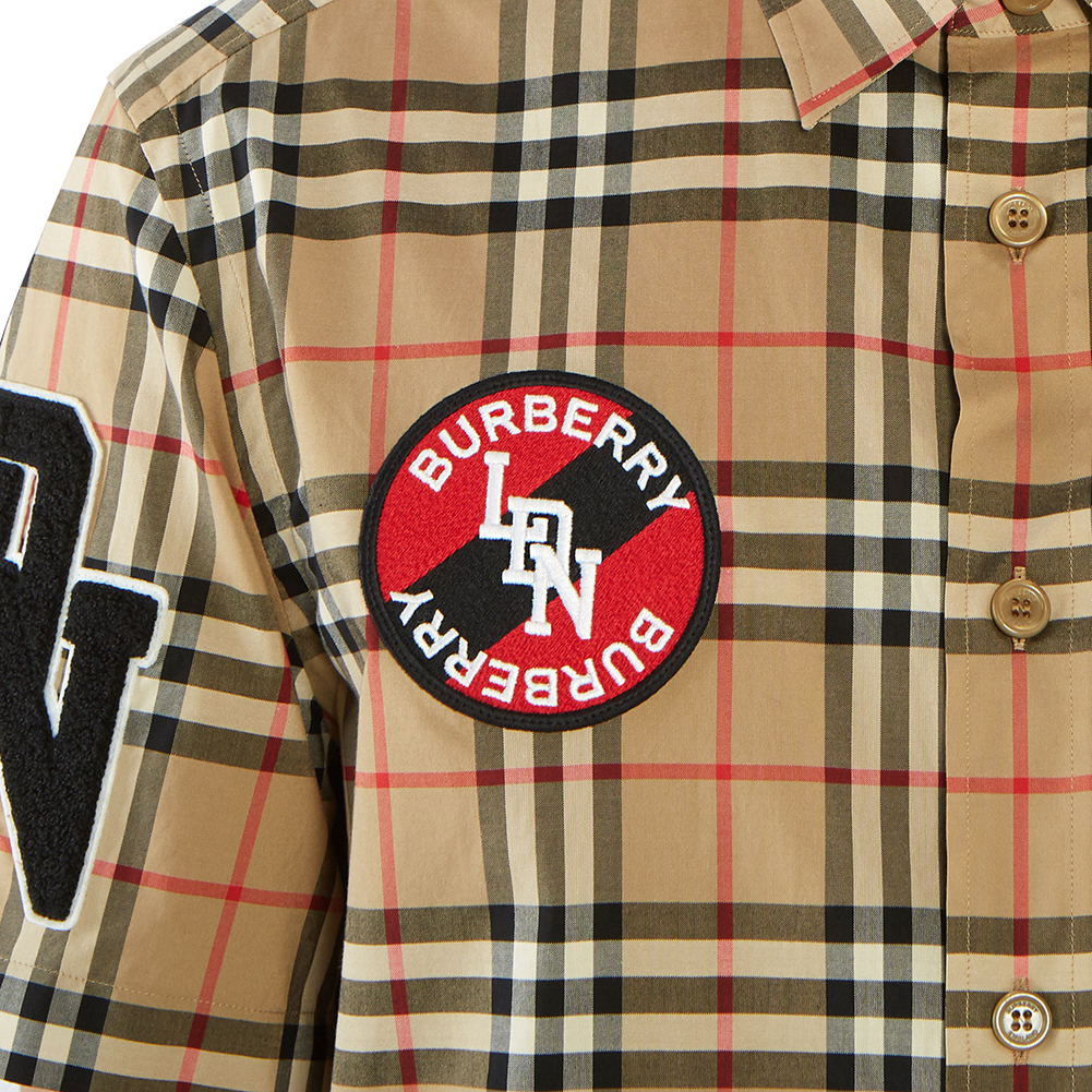 버버리(BURBERRY) 로고 그래픽 빈티지 체크 남자 반팔 셔츠 COMBE 8024531 A7028