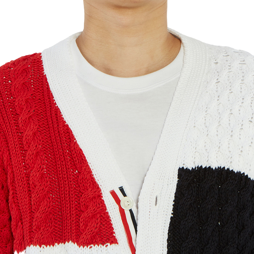 톰브라운(THOM BROWNE) 인타르시아 펀믹스 아란 케이블 남자 가디건 MKC259B 00219 960