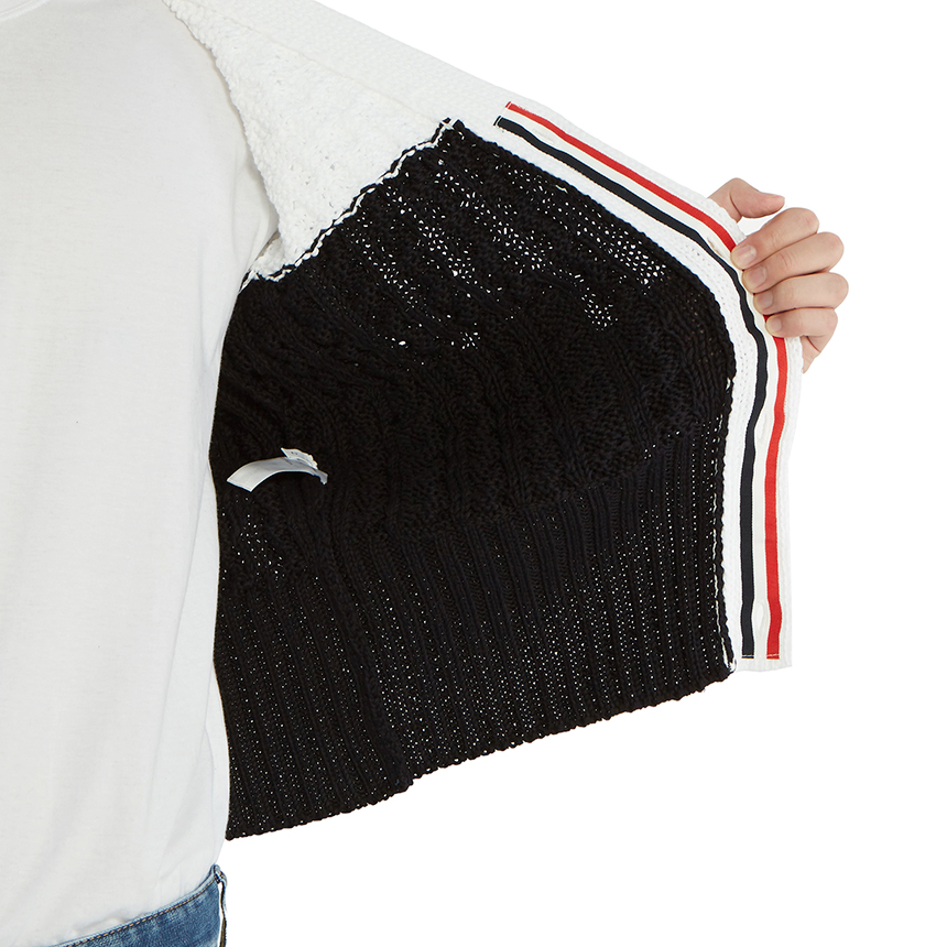 톰브라운(THOM BROWNE) 인타르시아 펀믹스 아란 케이블 남자 가디건 MKC259B 00219 960