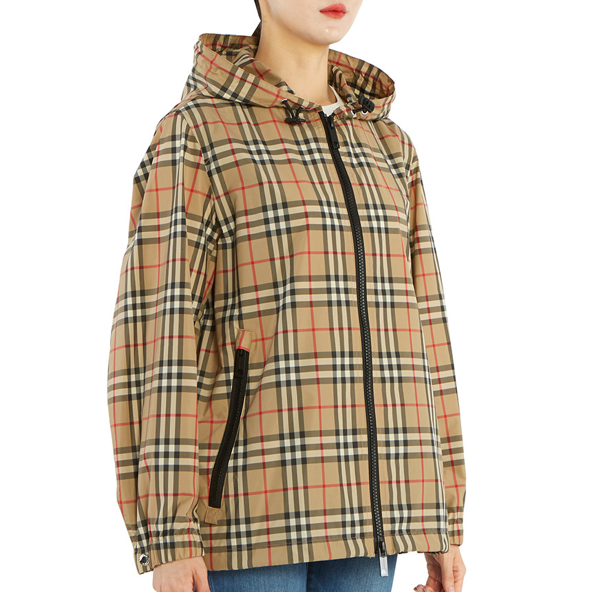버버리(BURBERRY) 빈티지 체크 리사이클 여자 후드 자켓 EVERTON 8025678 A7028