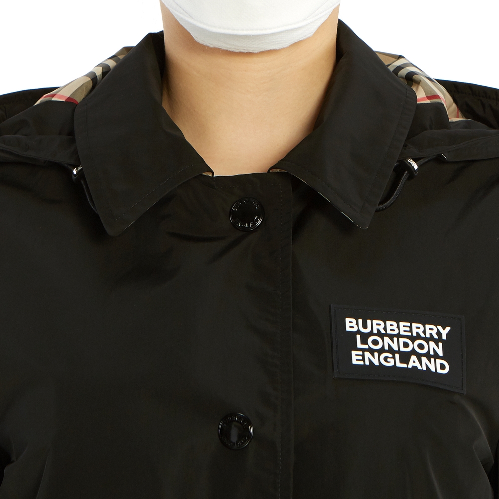 버버리(BURBERRY) 디태처블 후드 쉐이프 메모리 태피터 여자 카 코트 OXCLOSE 8022731 A1189