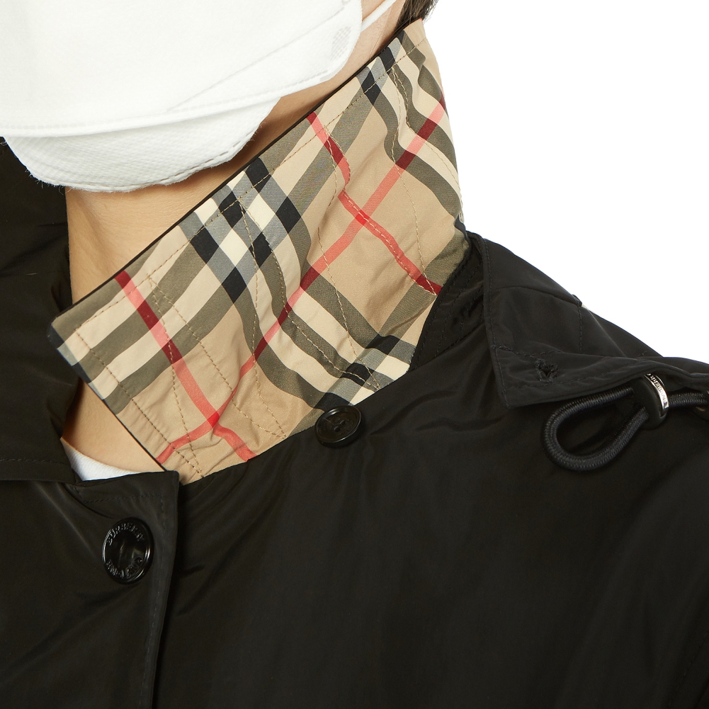 버버리(BURBERRY) 디태처블 후드 쉐이프 메모리 태피터 여자 카 코트 OXCLOSE 8022731 A1189