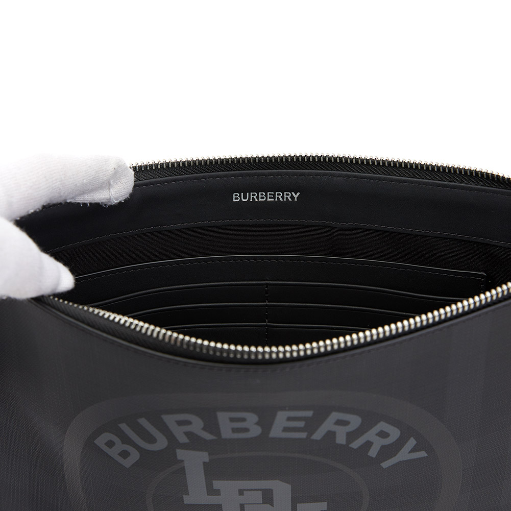 버버리(BURBERRY) 로고 그래픽 런던 체크 남자 클러치/파우치 EDIN 8022559