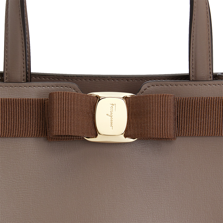 페라가모(FERRAGAMO) 바라 보우 여성 토트백 21 I290 CARAWAY SE 0741078