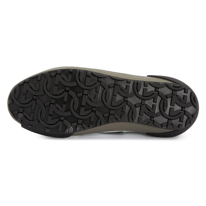 페라가모(FERRAGAMO) 간치니 여자 삭스 스니커즈 NILE NERO 0748891