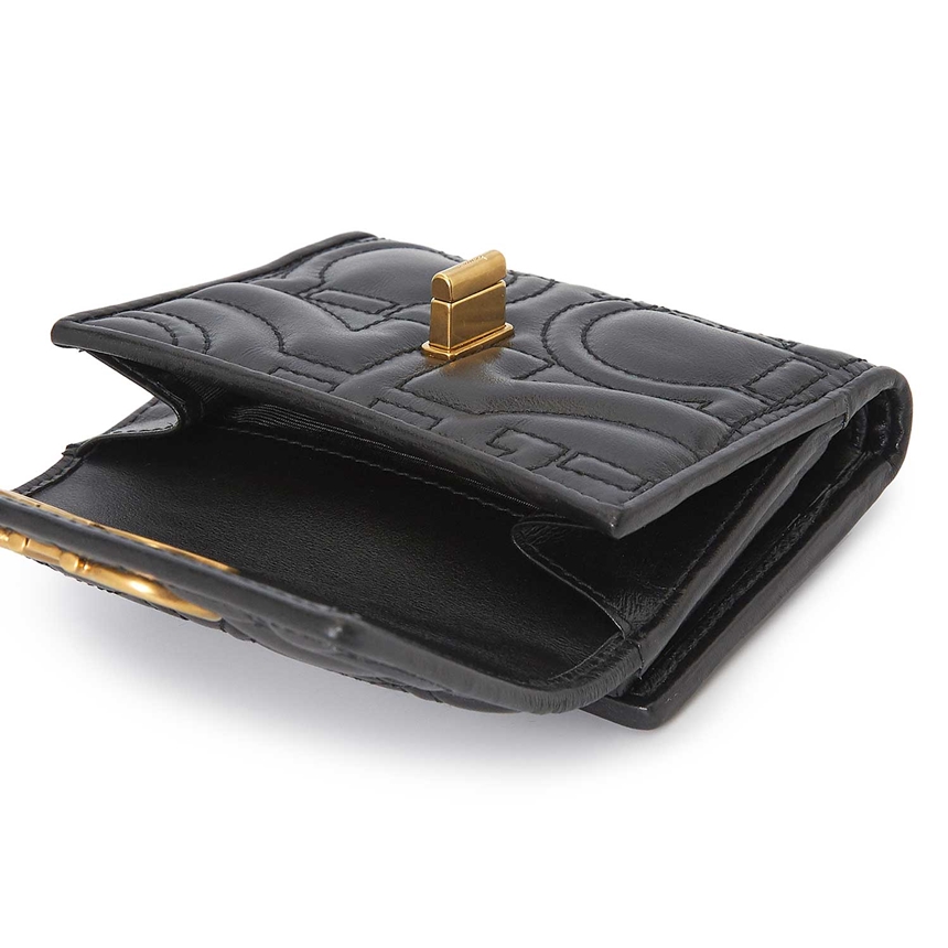 페라가모(FERRAGAMO) 퀼티드 간치니 여자 반지갑 22 D339 NERO 0695499