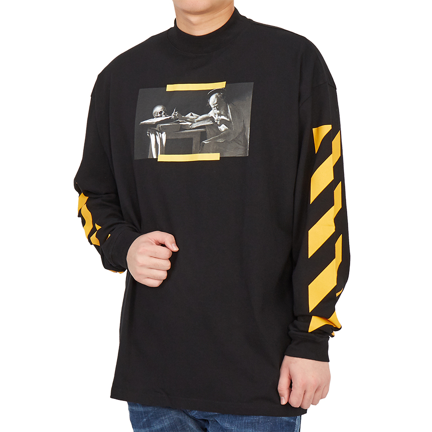 오프화이트(OFF WHITE) 카라바지오 페인팅 오버 남자 모크넥 긴팔티셔츠 OMAB032F 21JER006 1084