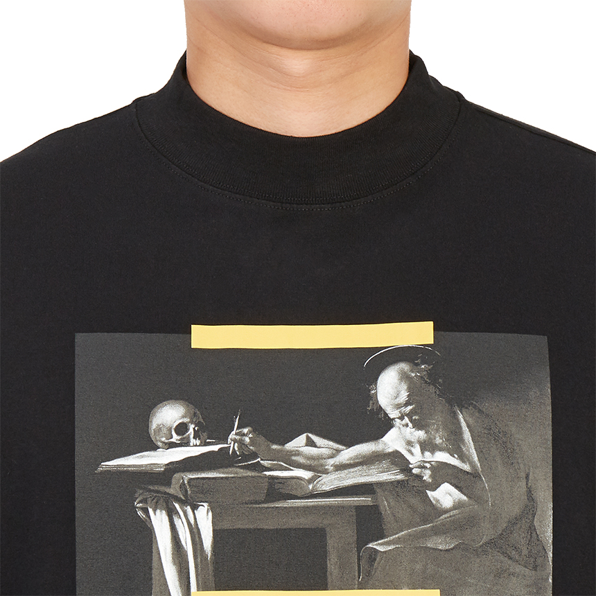 오프화이트(OFF WHITE) 카라바지오 페인팅 오버 남자 모크넥 긴팔티셔츠 OMAB032F 21JER006 1084