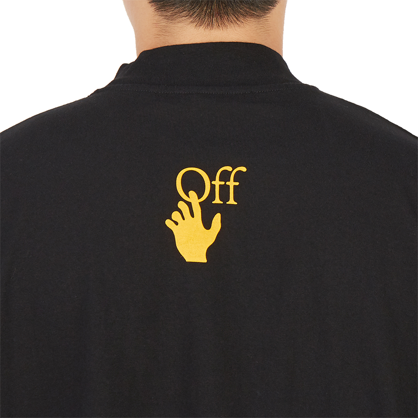 오프화이트(OFF WHITE) 카라바지오 페인팅 오버 남자 모크넥 긴팔티셔츠 OMAB032F 21JER006 1084