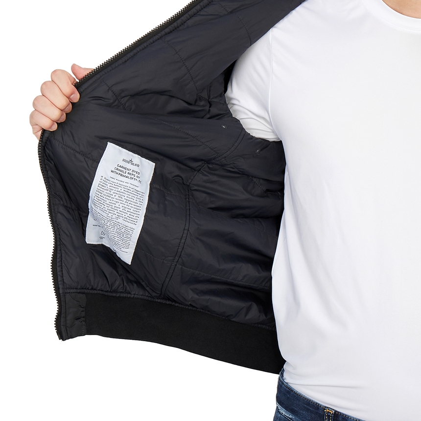 스톤아일랜드(STONE ISLAND) 와펜 크링클랩스 프리마로프트 남자 후드 패딩 자켓 751542223 V0029