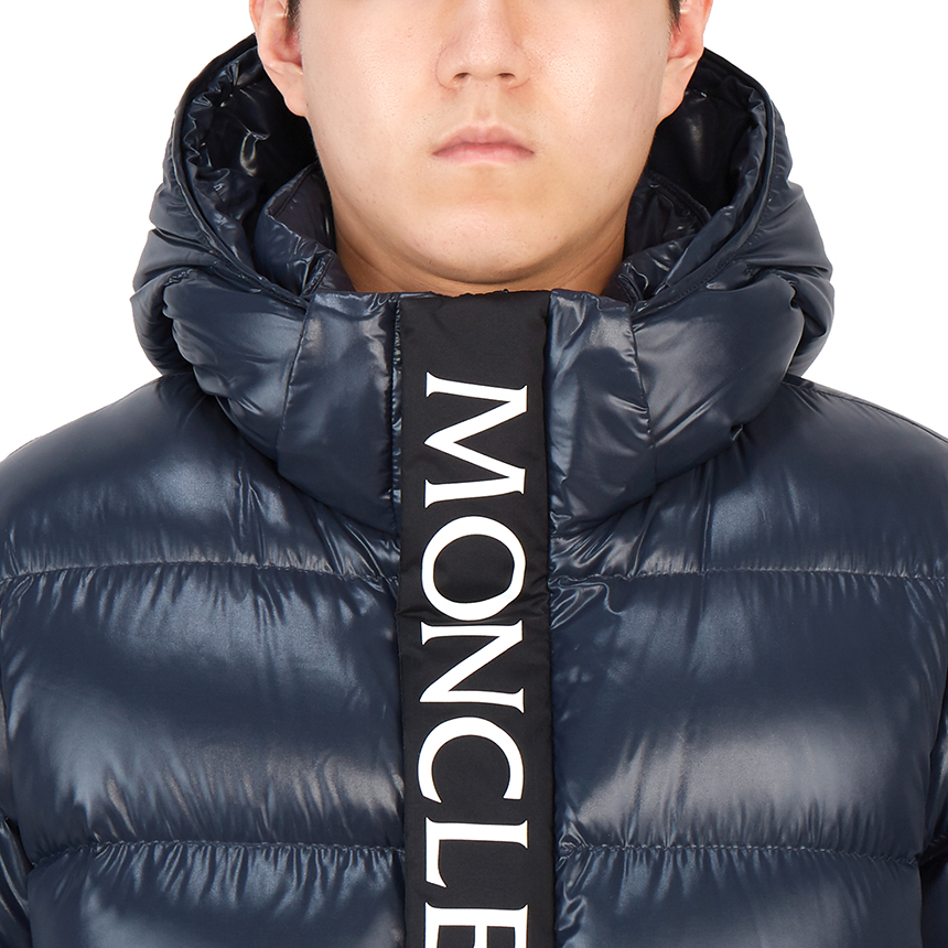 몽클레어(MONCLER) 모리 남자 후드 아노락 패딩 점퍼 자켓 1A00040 68950 742