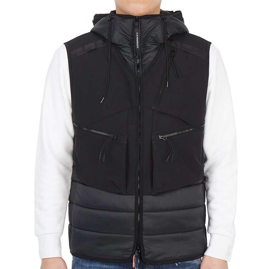 씨피컴퍼니(CP COMPANY) 쉘-R 고글 남자 후드 패딩 조끼 11CMOW107A 006097M 999