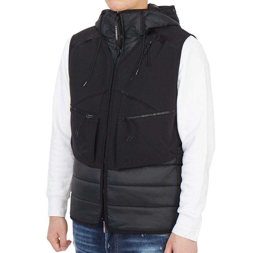 씨피컴퍼니(CP COMPANY) 쉘-R 고글 남자 후드 패딩 조끼 11CMOW107A 006097M 999
