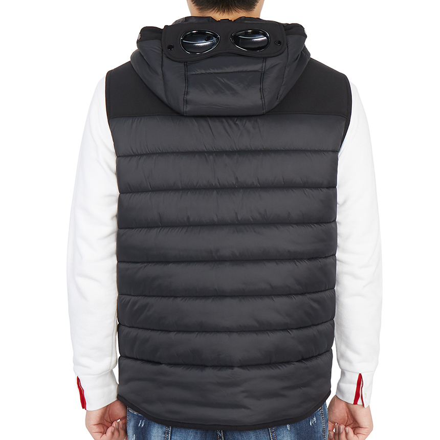 씨피컴퍼니(CP COMPANY) 쉘-R 고글 남자 후드 패딩 조끼 11CMOW107A 006097M 999