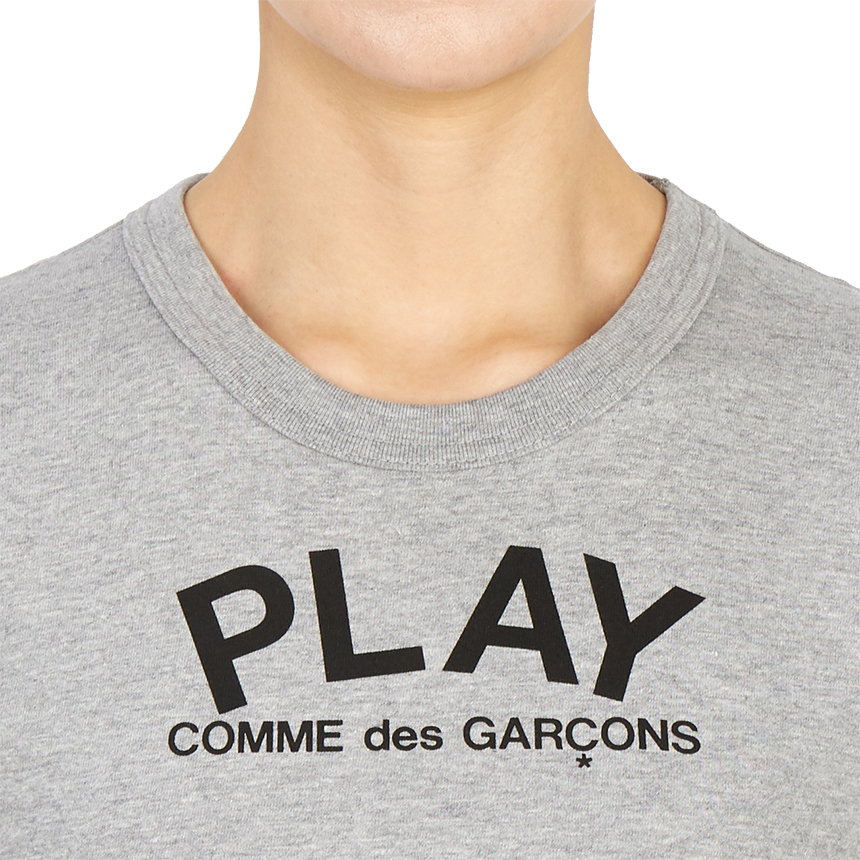 꼼데가르송(COMME DES GARCONS) 로고 여자 반팔티셔츠 AZ T071 051 1