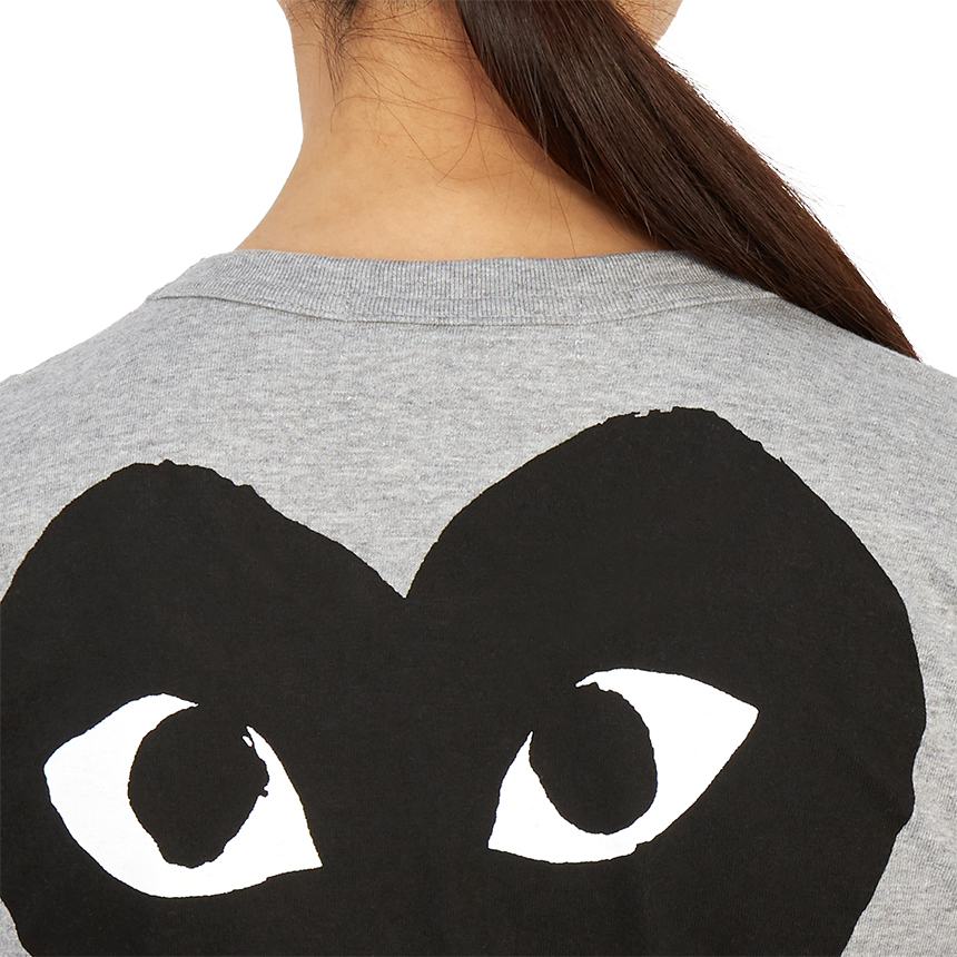 꼼데가르송(COMME DES GARCONS) 로고 여자 반팔티셔츠 AZ T071 051 1