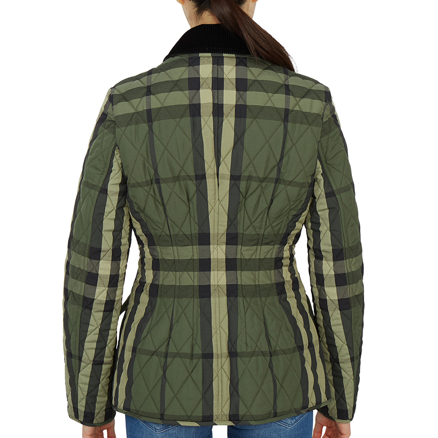 버버리(BURBERRY) 코듀로이 다이아몬드 퀼팅 여자 울 반 자켓 LYDD CHK 8041499 A3501