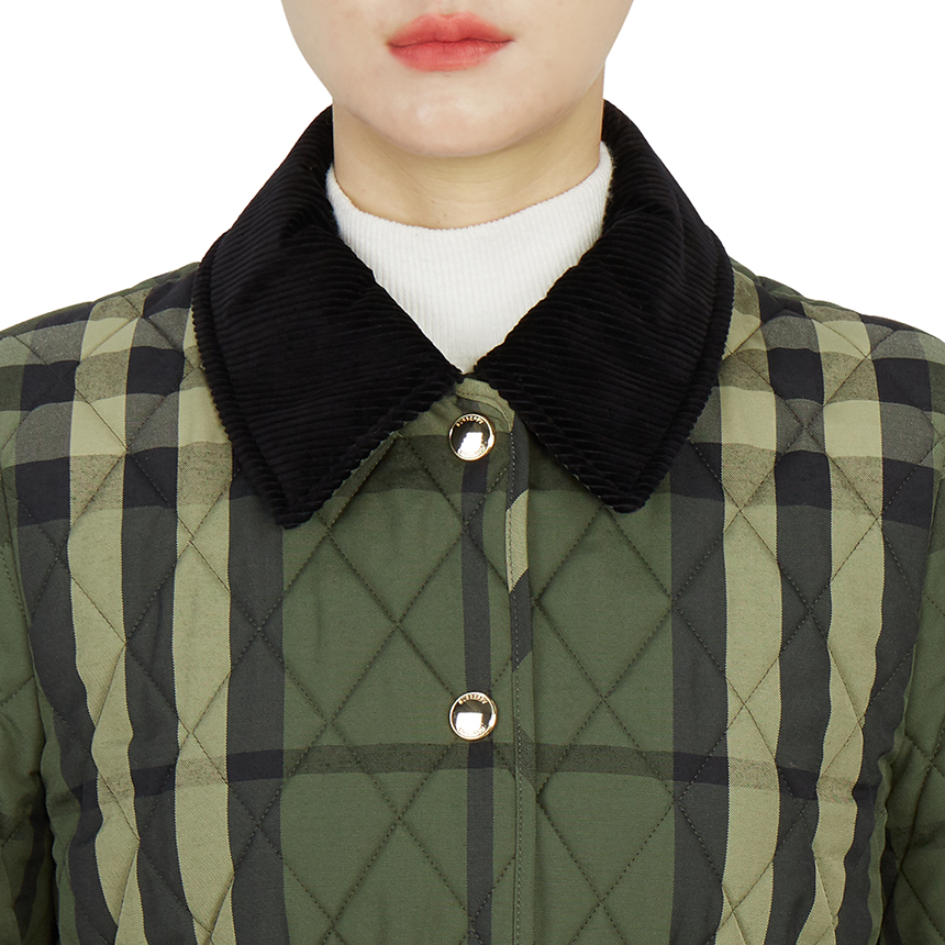 버버리(BURBERRY) 코듀로이 다이아몬드 퀼팅 여자 울 반 자켓 LYDD CHK 8041499 A3501