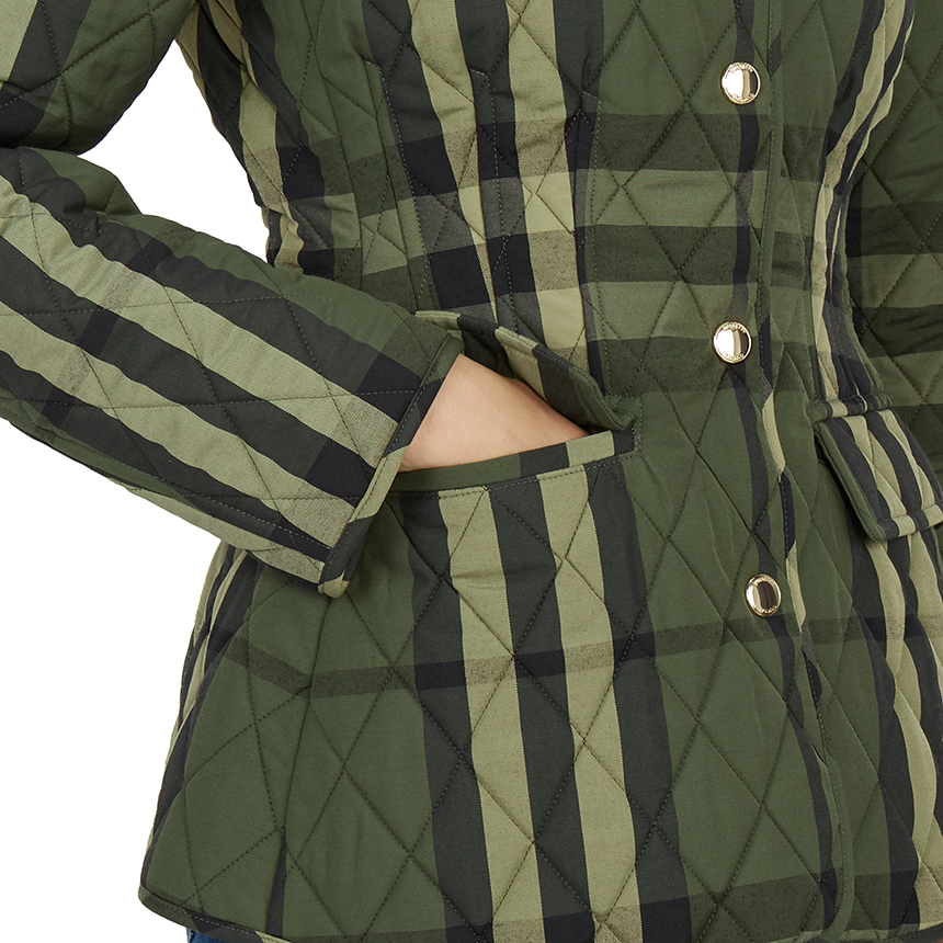 버버리(BURBERRY) 코듀로이 다이아몬드 퀼팅 여자 울 반 자켓 LYDD CHK 8041499 A3501
