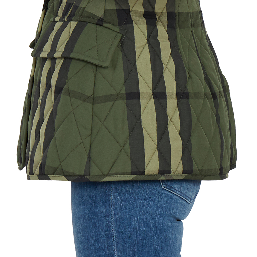 버버리(BURBERRY) 코듀로이 다이아몬드 퀼팅 여자 울 반 자켓 LYDD CHK 8041499 A3501