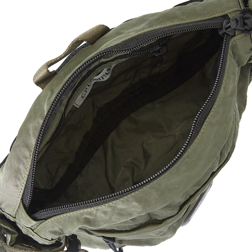 씨피컴퍼니(CP COMPANY) 렌즈공용 벨트백/크로스바디백 11CMAC112A 005269G 665