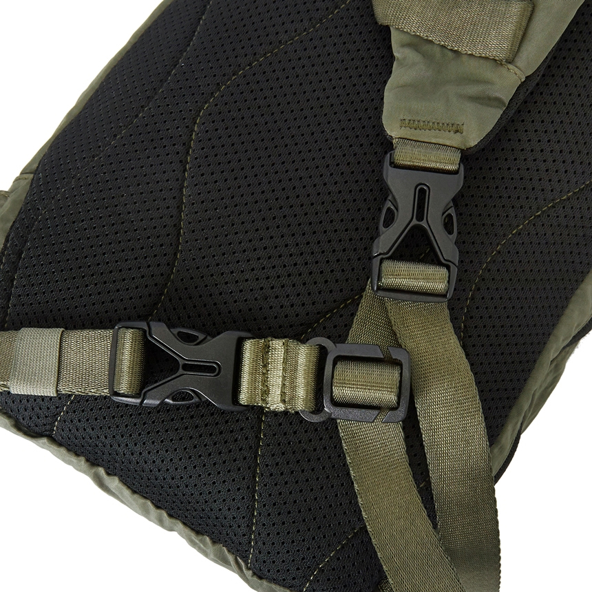 씨피컴퍼니(CP COMPANY) 렌즈 공용 크로스바디백/럭색 11CMAC114A 005269G 665
