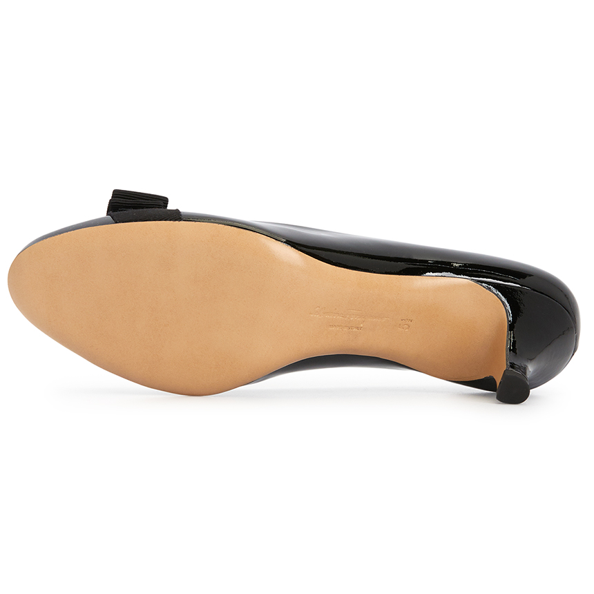 페라가모(FERRAGAMO) 바라 보우 여자 펌프스 CARLA 55 NERO 0574558