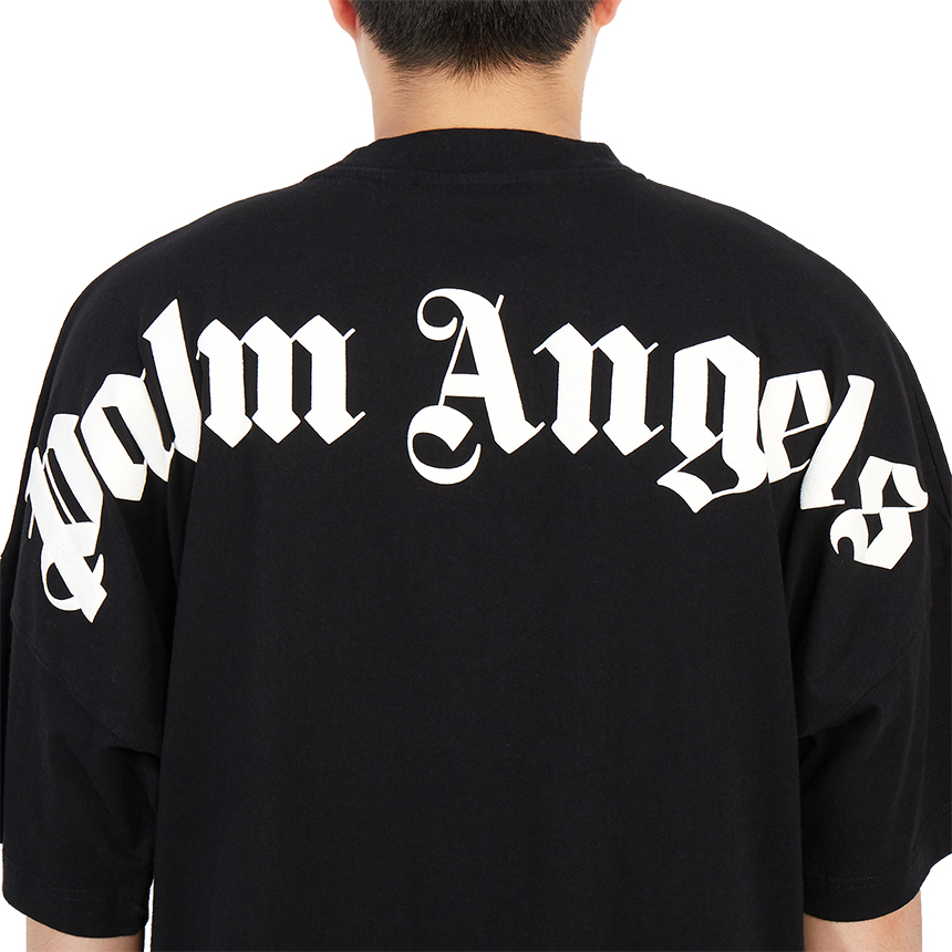 팜엔젤스(PALM ANGELS) 클래식 로고 오버 남자 반팔티셔츠 PMAA002R21JER0011001