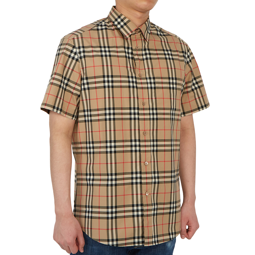 버버리(BURBERRY) 로고 아플리케 빈티지 체크 남자 반팔 셔츠 CHALCROFT 8038524 A7028