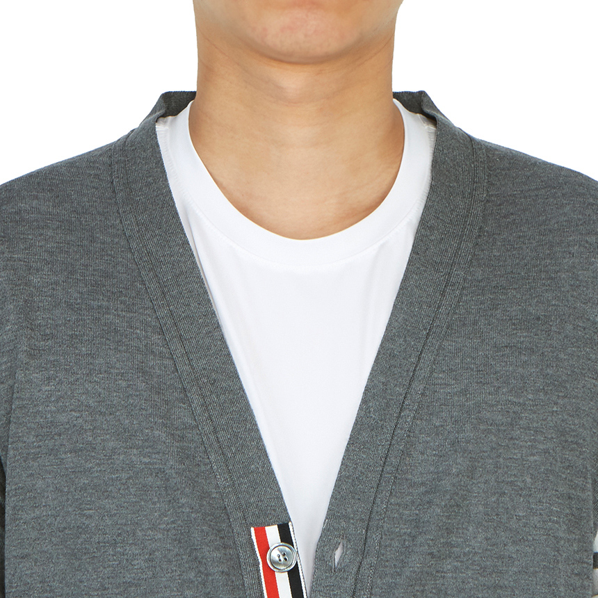 톰브라운(THOM BROWNE) 삼선 울남자 가디건 MKC002A 00014 038