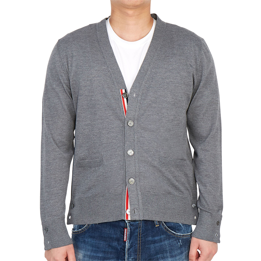 톰브라운(THOM BROWNE) 클래식 삼선 인타르시아 스트라이프 남자 울 가디건 MKC262A 00014 035