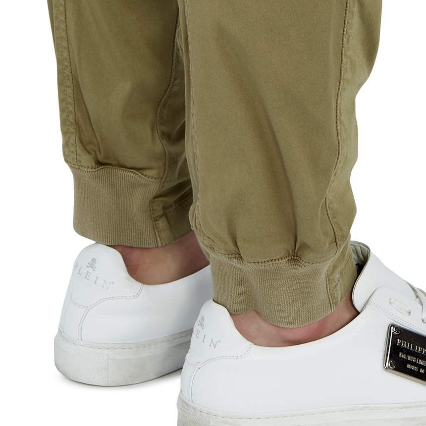 씨피컴퍼니(CP COMPANY) 얼고노믹핏 남자 스트레치 바지 10CMPA153A 005694G 329