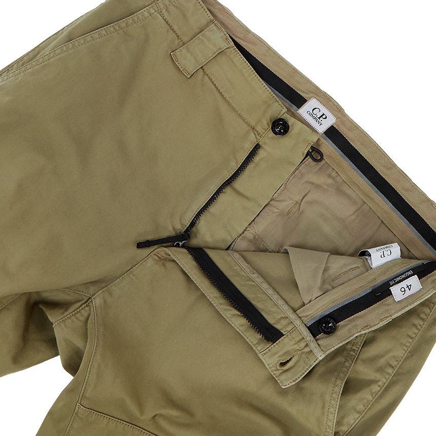 씨피컴퍼니(CP COMPANY) 얼고노믹핏 남자 스트레치 바지 10CMPA153A 005694G 329