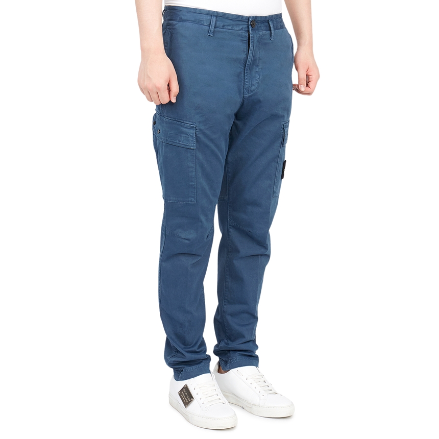 스톤아일랜드(STONE ISLAND) 와펜 남자 카고 바지 레귤러 테이퍼드핏 741530504 V0124