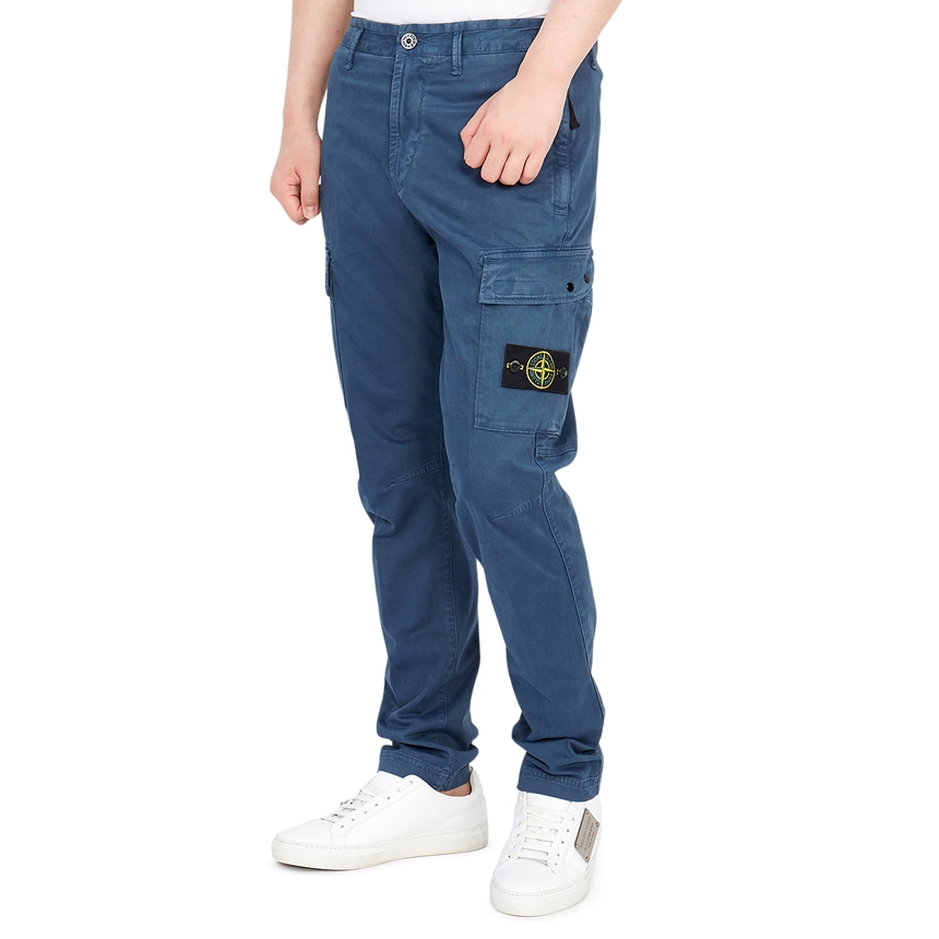 스톤아일랜드(STONE ISLAND) 와펜 남자 카고 바지 레귤러 테이퍼드핏 741530504 V0124